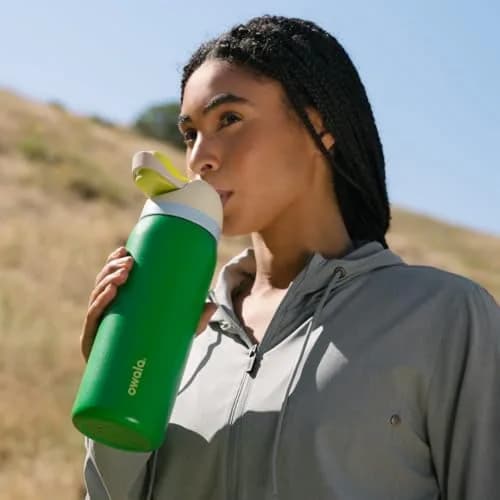 Owala FreeSip Stainless Steel Water Bottle 32 oz Putting Green | Insulated, Spill-Proof, USA-Sourced thumbnail 6