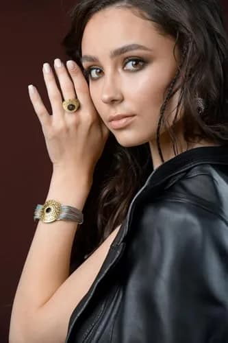 Jessica Simpson Women's Gold Adjustable Ring Watch – Crystal Bezel, Quartz Analog Mini Dial, Stretch Band Fashion Jewelry Accessory thumbnail 2