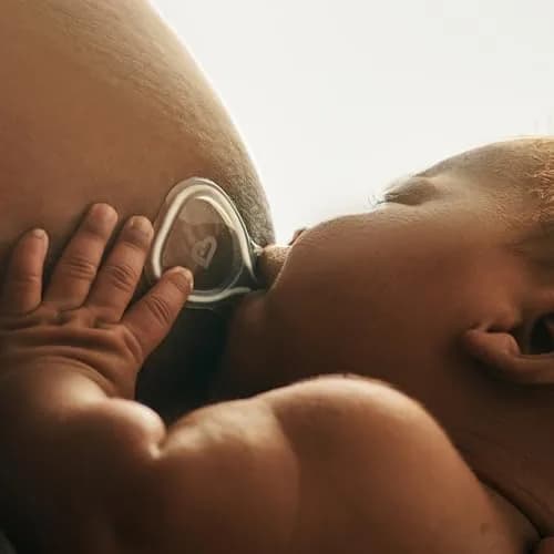 Munchkin Flow 28mm Nipple Shield for Breastfeeding Newborns, Silicone Latch Monitor with Visible Milk Flow Channel, Nursing Support for Sore Nipples | See Milk Flow While Nursing thumbnail 7