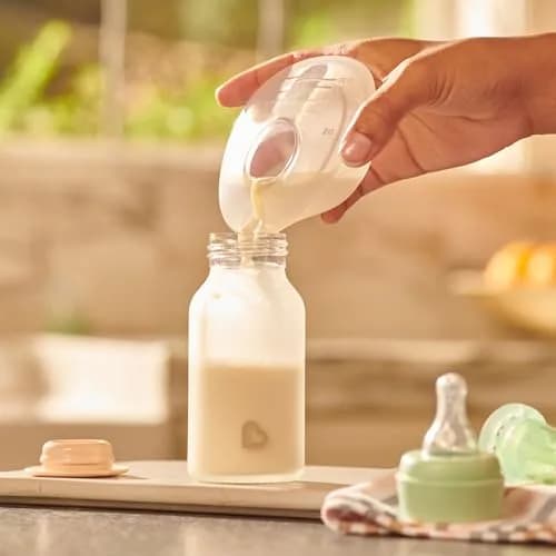 Munchkin Silicone Breast Milk Collector Cups with Storage Plug, 44ml (1.5 Fl Oz) | Discreet & Comfortable Leak Free thumbnail 5