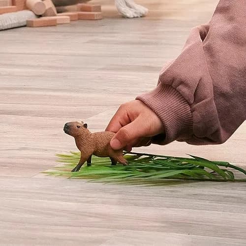 Schleich Capybara Toy Figurine 5.9cm (2.3in) | Realistic Wild Life Animal for Kids Ages 3+ thumbnail 3