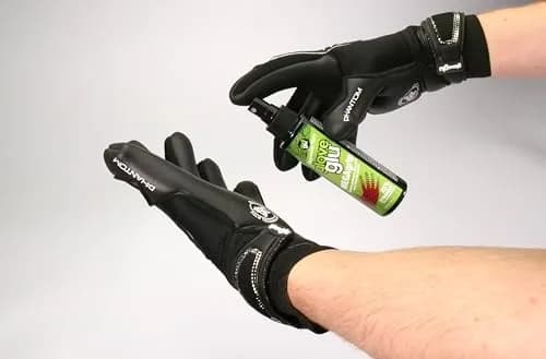 Gloveglu MEGAgrip Goalkeeper Glove Grip Spray 120ml (4.05 fl oz) | Revives Old Gloves for Better Ball Handling thumbnail 3