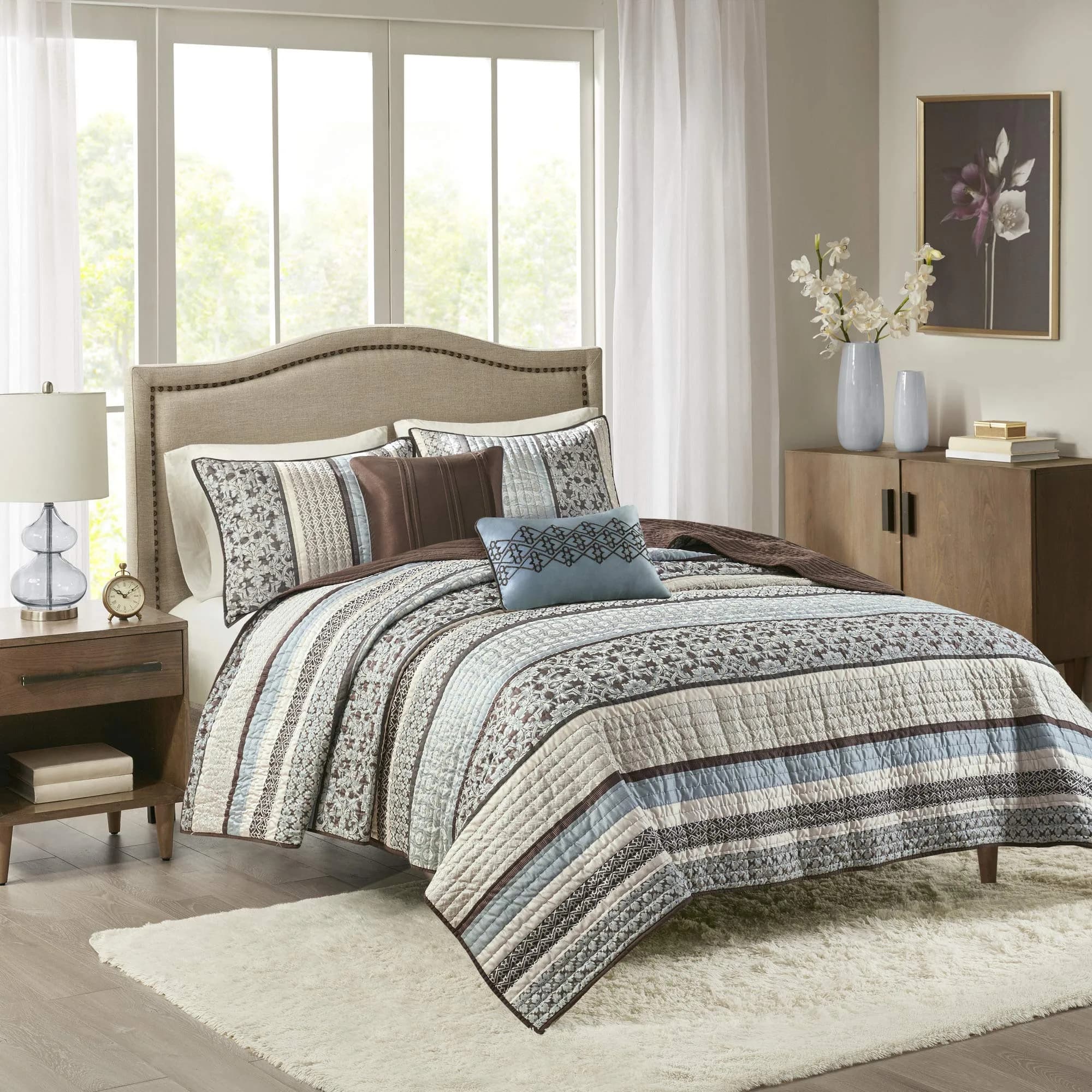 Madison Park Bedspread Set Full/Queen | All Season Jacquard Bedding Layer with Shams (90"x90") - main product image