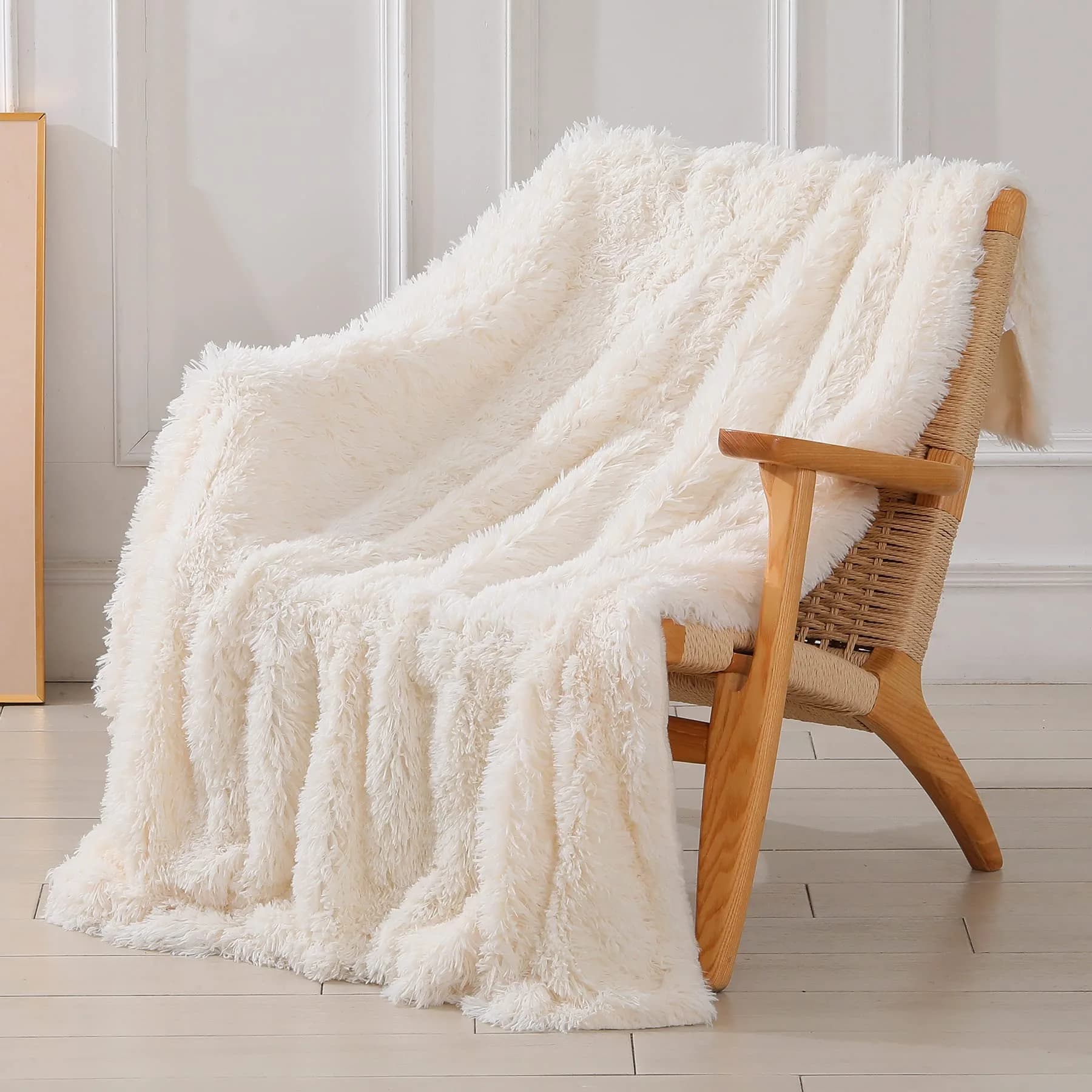 Tuddrom Decorative Faux Fur Throw Blanket 127x152 cm (50"x60") | Soft Fuzzy Plush Microfiber Fleece for Couch Sofa Bedroom - main product image